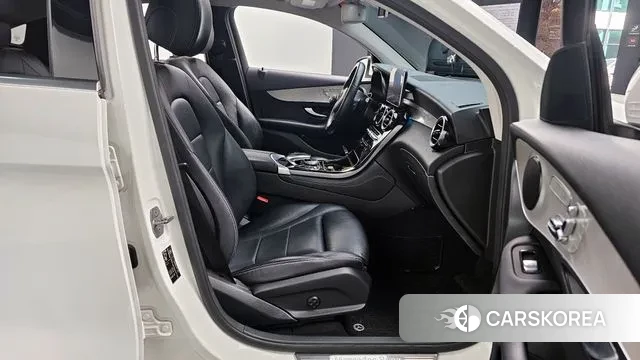 Mercedes-Benz GLC-Class X253 2018 Белый из Кореи, фото 2