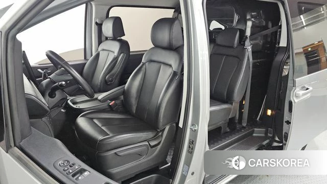 Hyundai Staria 2022 Серебряный из Кореи, фото 2