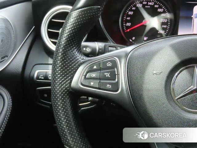 Mercedes-Benz GLC-Class X253 2018 Белый из Кореи, фото 2