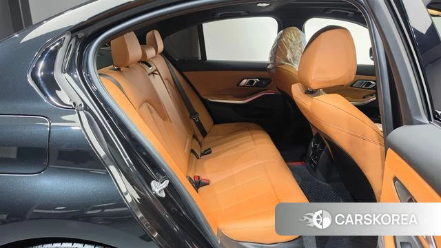 BMW 3 Series (G20) 2023 Черный из Кореи, фото 2
