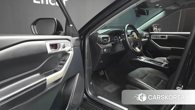 Ford Explorer 6th Generation 2020 Черный из Кореи, фото 2