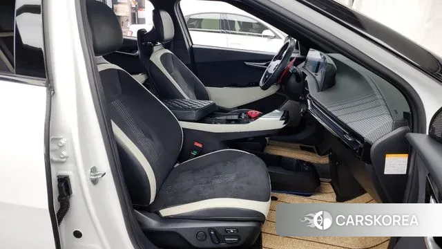 Kia EV6 2022 Белый из Кореи, фото 2