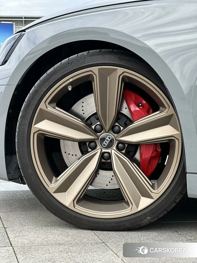Audi RS 5 2023 Темно-серый из Китая, фото 2