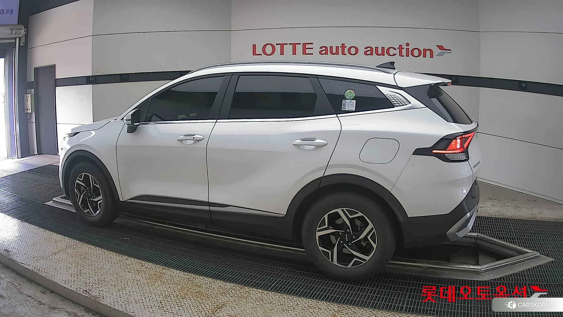 Kia Sportage 2022 Snow White Pearl (optional) из Кореи, фото 2