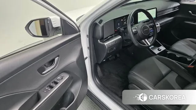 Hyundai Kona (SX2) 2023 Белый из Кореи, фото 2