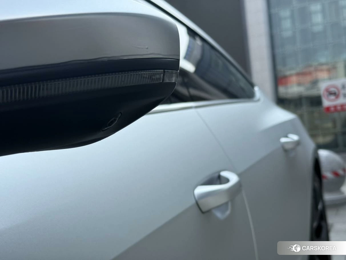 Audi A7 2023 Серебристо-серый из Китая, фото 2