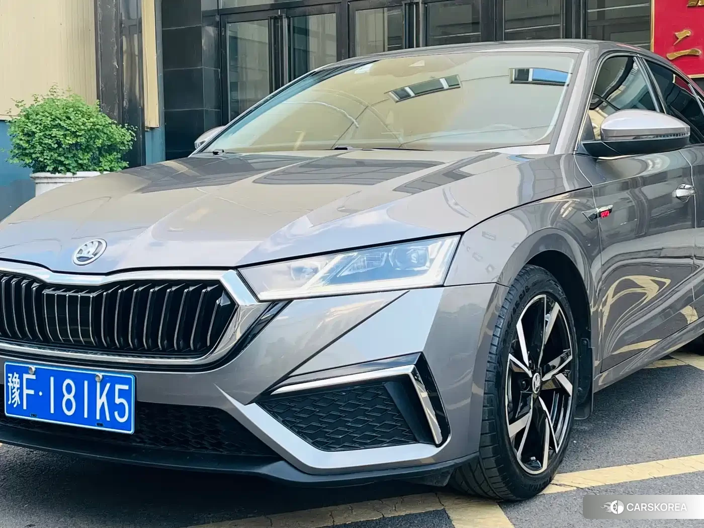 Skoda Octavia 2022 Champagne/brown из Китая, фото 2