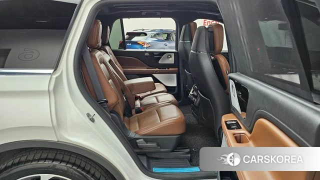 Lincoln Aviator 2nd generation 2021 Белый из Кореи, фото 2