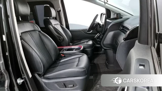 Hyundai Staria 2022 Черный из Кореи, фото 2