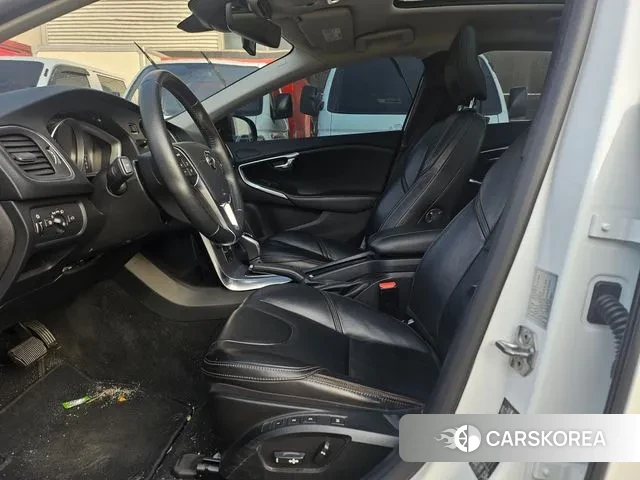 Volvo V40 Cross-Country 2018 Белый из Кореи, фото 2