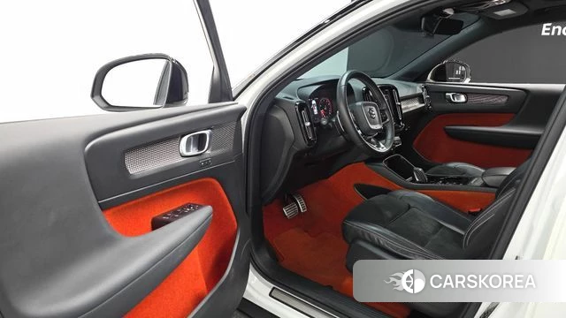 Volvo XC40 2019 Белый из Кореи, фото 2