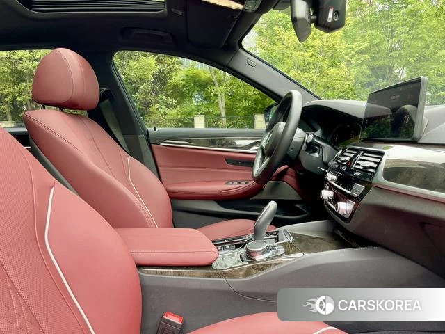BMW 5 series 2023 Черный из Китая, фото 2