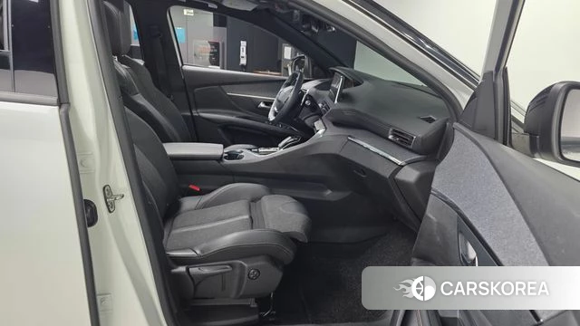 Peugeot 3008 second generation 2018 Белый двухцветный из Кореи, фото 2