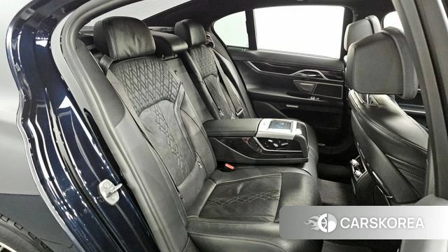 BMW 7 Series (G11) 2018 Синий из Кореи, фото 2