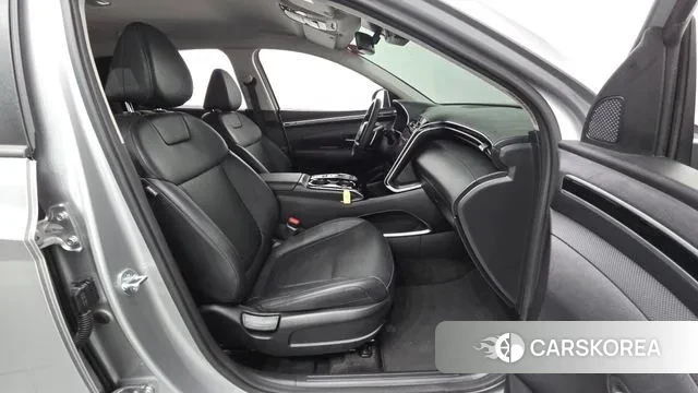 Hyundai Tucson (NX4) 2022 Серебристо-серый из Кореи, фото 2