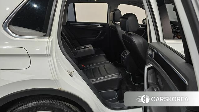 Volkswagen Tiguan second Generation 2021 Белый из Кореи, фото 2