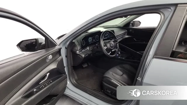 Hyundai Avante Hybrid (CN7) 2022 Серебристо-серый из Кореи, фото 2