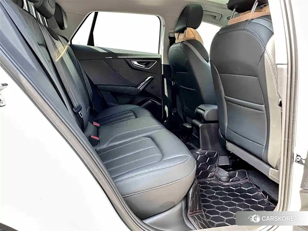 Audi Q2L 2024 Белый из Китая, фото 2