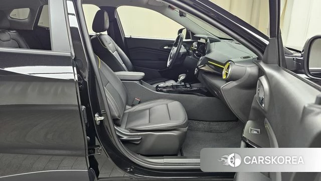 Chevrolet (GM Daewoo) Trax Crossover 2023 Черный из Кореи, фото 2