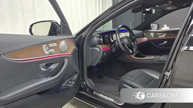 Mercedes-Benz E-Class W213 2020 Черный из Кореи, фото 2