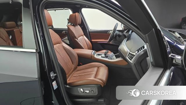 BMW X5 (G05) 2021 Черный из Кореи, фото 2