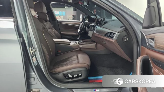 BMW 5 Series (G30) 2018 Серый из Кореи, фото 2