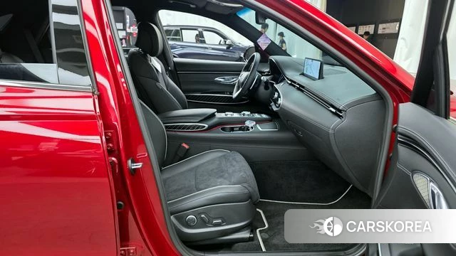 Genesis GV70 2021 Красный из Кореи, фото 2