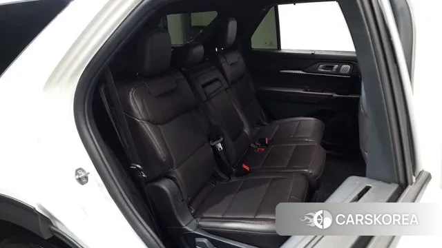 Ford Explorer 6th Generation 2024 Белый из Кореи, фото 2