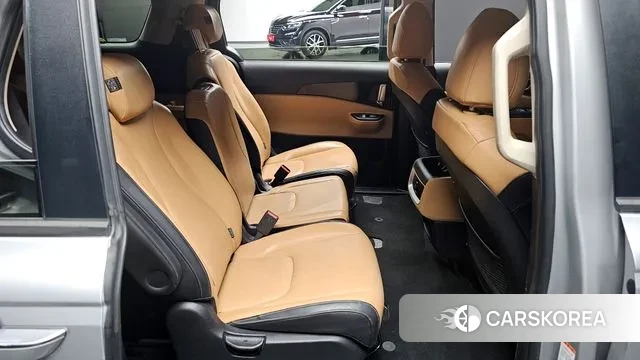 Kia Carnival 4th generation 2021 Серебряный из Кореи, фото 2