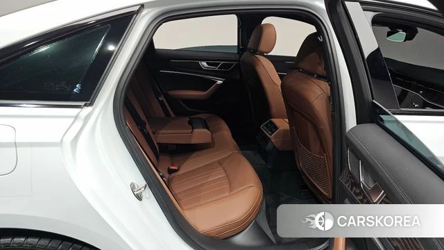 Audi A6 (C8) 2023 Белый из Кореи, фото 2