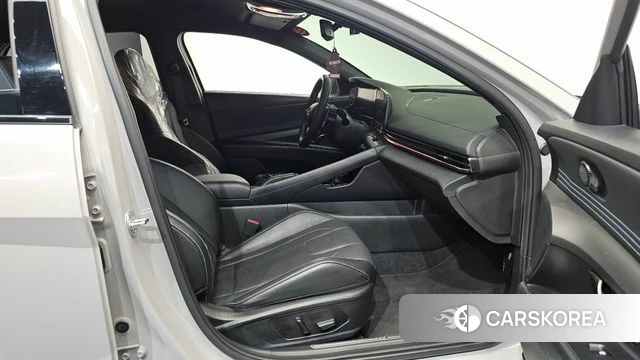 Hyundai Avante (CN7) 2022 Серебристо-серый из Кореи, фото 2