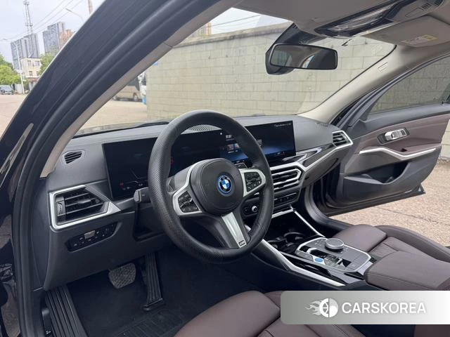 BMW i3 2023 Черный из Китая, фото 2
