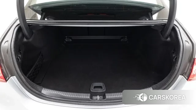 Mercedes-Benz C-Class W206 2023 Серебряный из Кореи, фото 2