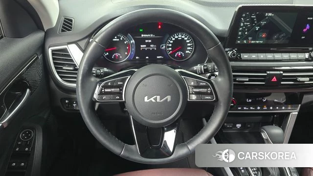 Kia Seltos 2022 Белый из Кореи, фото 2