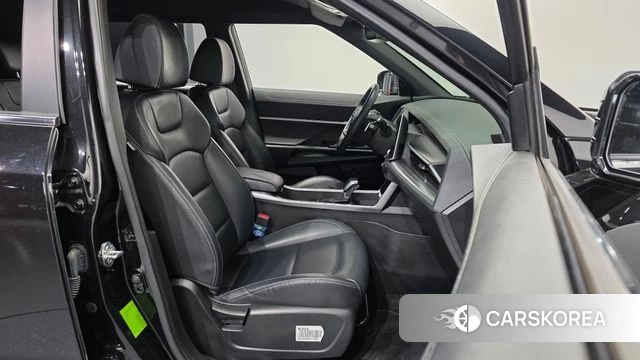 Ssangyong Torres 2022 Черный из Кореи, фото 2