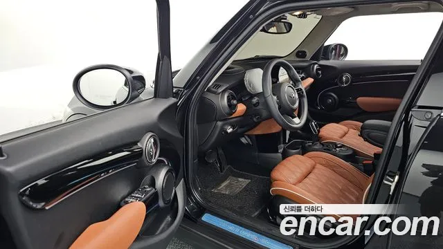 Mini Cooper S 2023 Черный из Кореи, фото 2