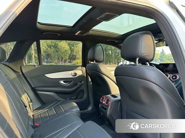 Mercedes-Benz GLC 2021 Белый из Китая, фото 2