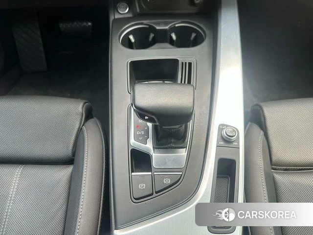Audi A4L 2021 Белый из Китая, фото 2