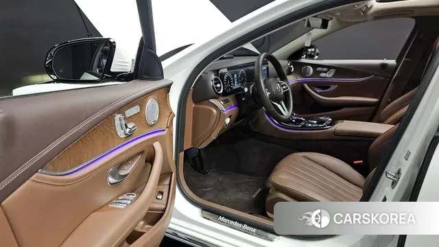 Mercedes-Benz E-Class W213 2019 Белый из Кореи, фото 2