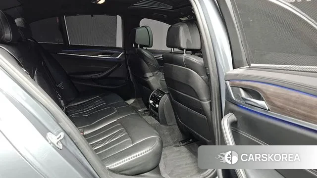 BMW 5 Series (G30) 2018 Серый из Кореи, фото 2