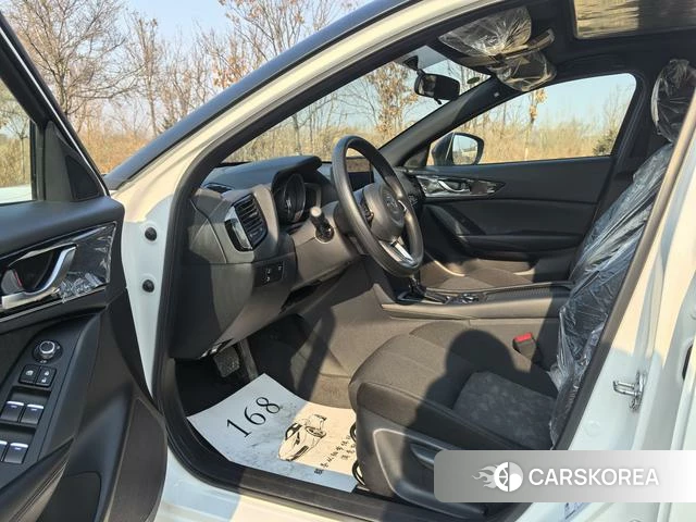 Mazda CX-4 2023 Белый из Китая, фото 2