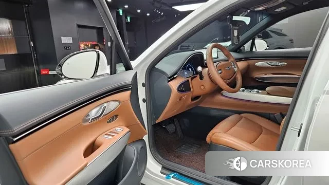 Genesis GV70 2022 Белый из Кореи, фото 2