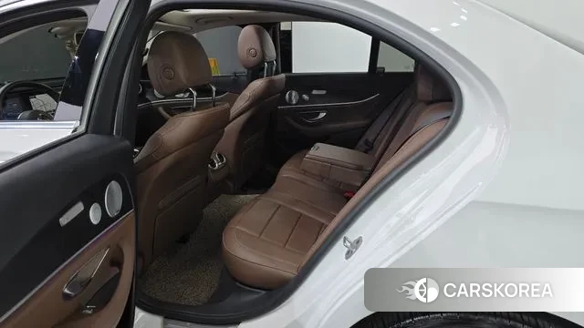 Mercedes-Benz E-Class W213 2019 Белый из Кореи, фото 2