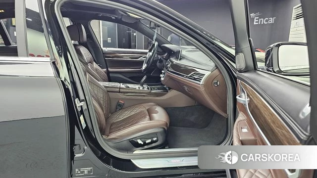 BMW 7 Series (G11) 2020 Черный из Кореи, фото 2