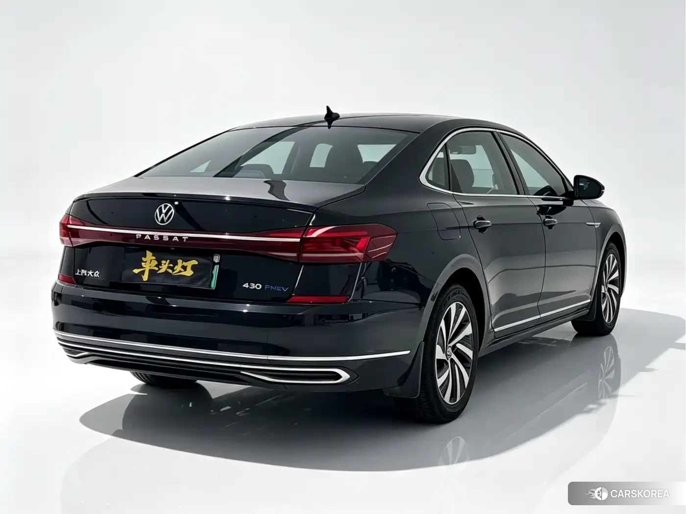 Volkswagen Passat plug-in hybrid 2023 Черный из Китая, фото 2