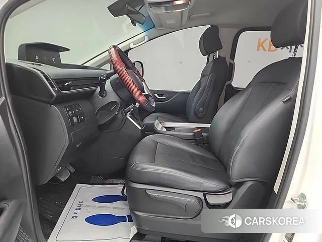 Hyundai Staria 2023 Белый из Кореи, фото 2