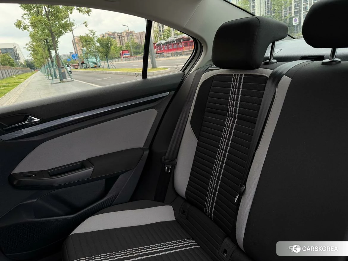 Volkswagen Bora 2022 Белый из Китая, фото 2
