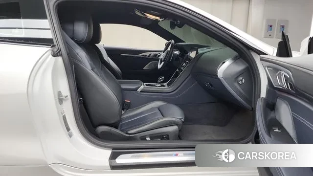 BMW 8 Series (G15) 2021 Белый из Кореи, фото 2