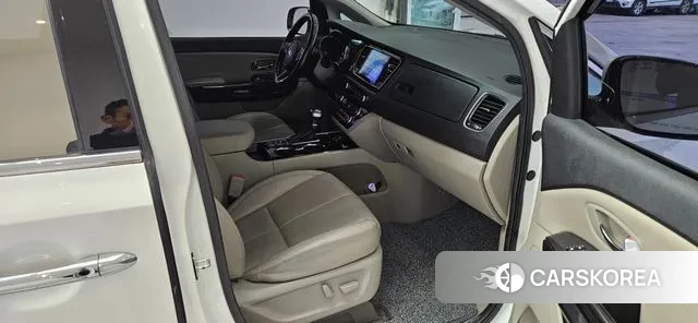 Kia The New Carnival 2019 Белый из Кореи, фото 2