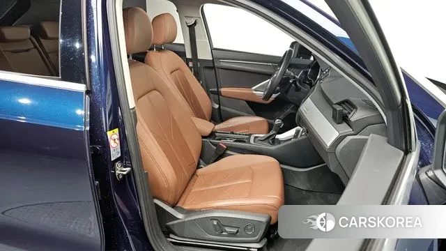 Audi Q3 (F3) 2020 Синий из Кореи, фото 2